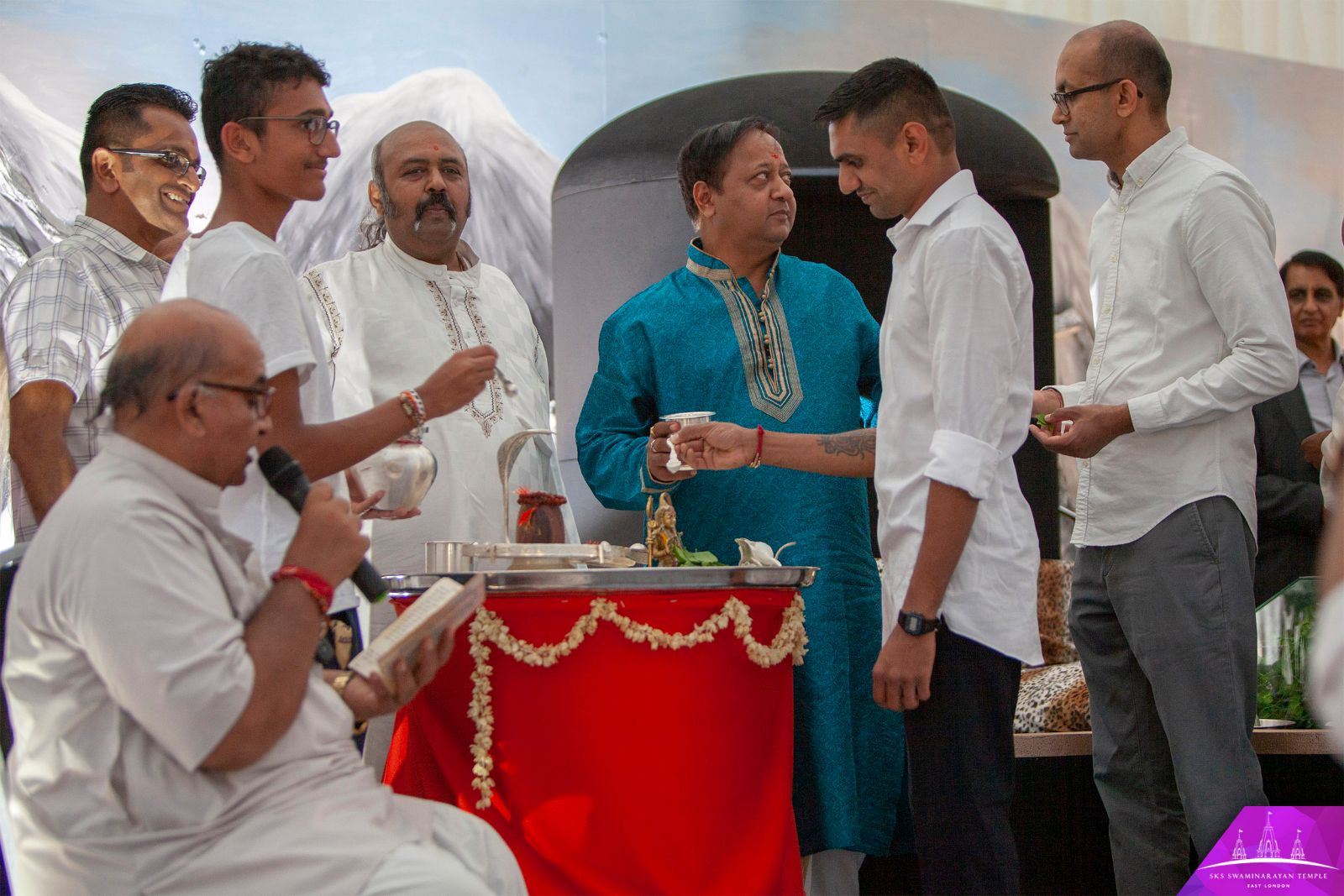 ©1987-2017 SKS Swaminarayan Temple East London